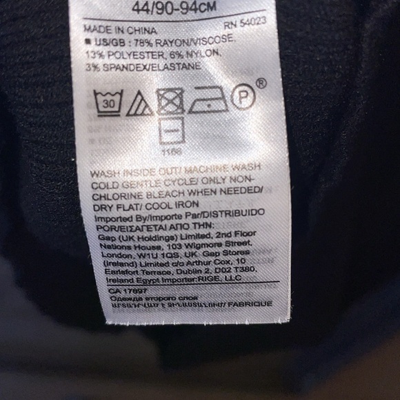 Banana Republic sweater, size medium - Picture 3 of 3